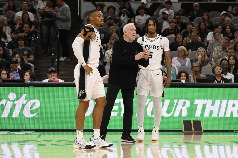 全场观众欢 全场观众欢