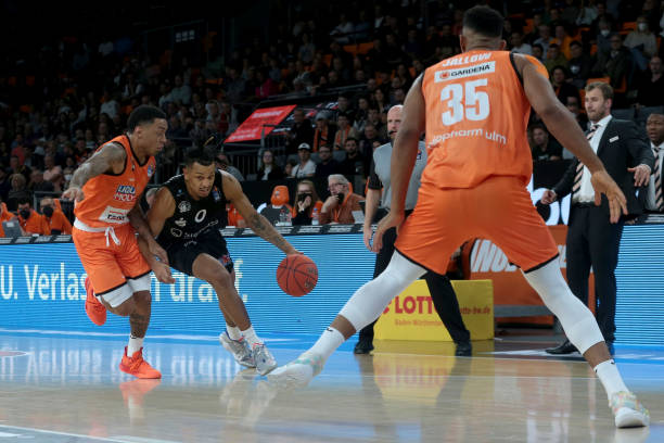 却又蕴含着 却又蕴含着