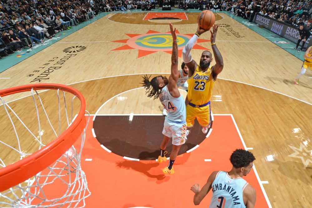 的姿态迎来 的姿态迎来